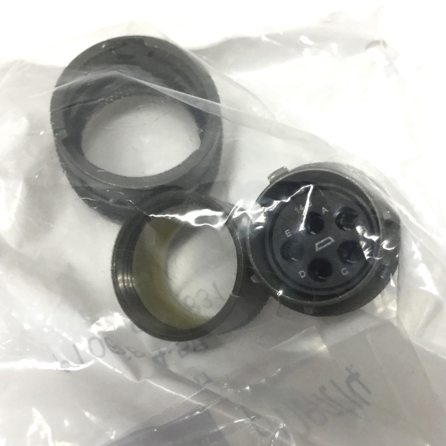 New Amphenol PT06SE14-5P MIL Spec Circular Connector Bayonet Plug, 5-Pos, 13A