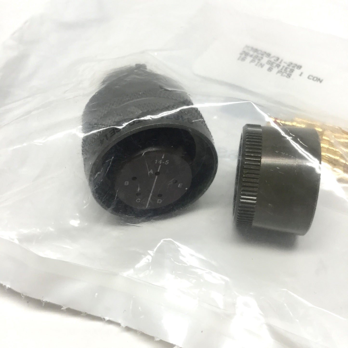 New Amphenol PT06SE14-5P MIL Spec Circular Connector Bayonet Plug, 5-Pos, 13A