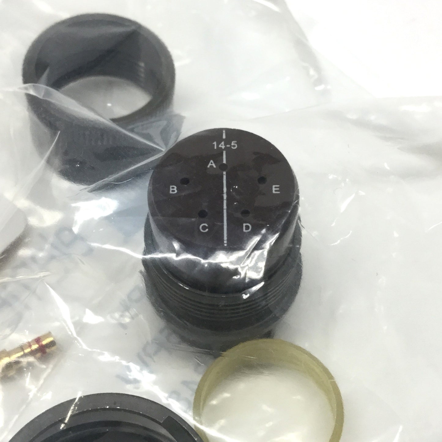 New Amphenol PT06SE14-5PW MIL Spec Circular Connector Bayonet Plug, 5-Pos, 13A