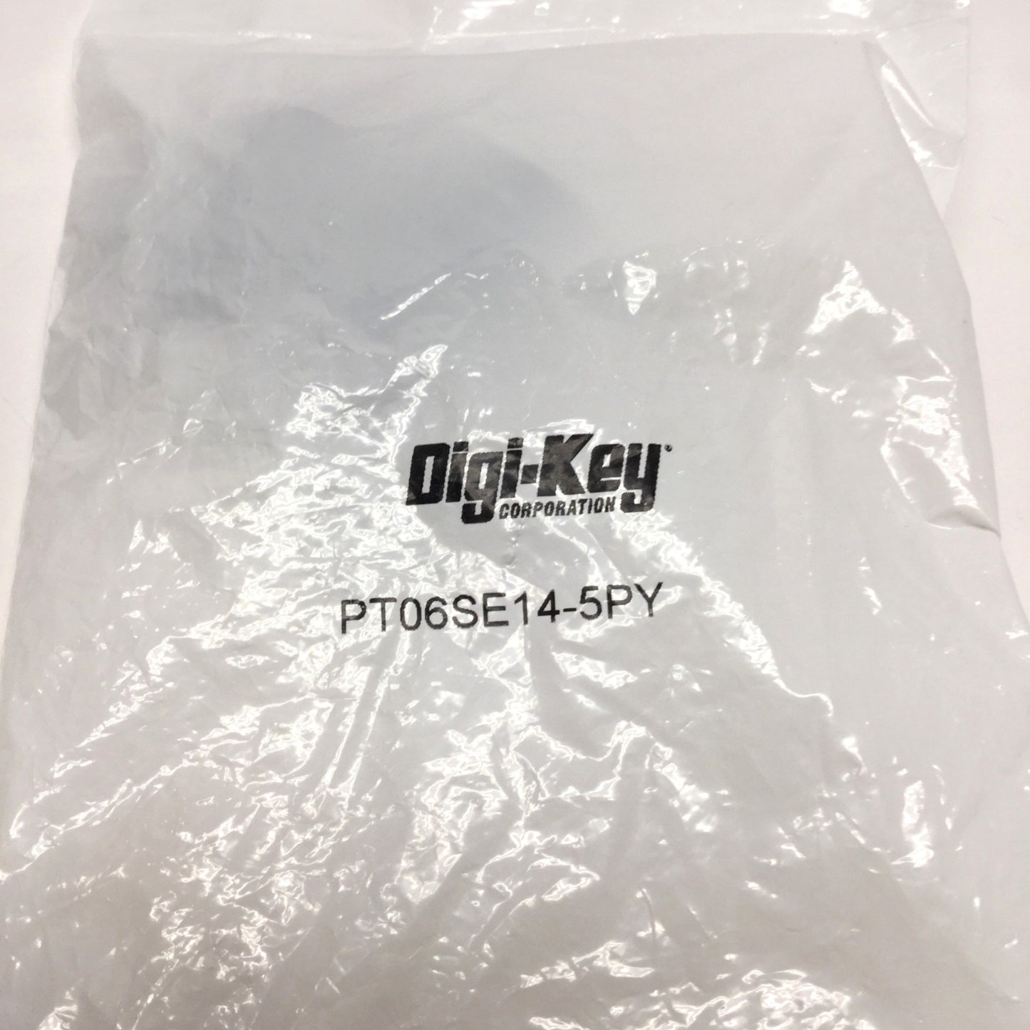 New Amphenol PT06SE14-5PY MIL Spec Circular Connector Bayonet Plug, 5-Pos, 13A