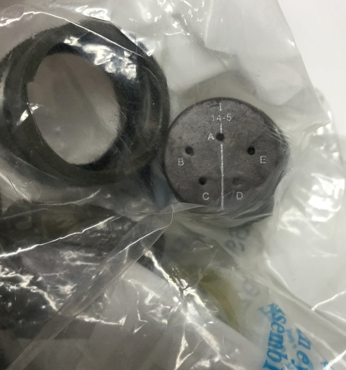 New Amphenol PT06SE14-5P-SR MIL Spec Circular Connector Bayonet Plug, 5-Pos, 13A