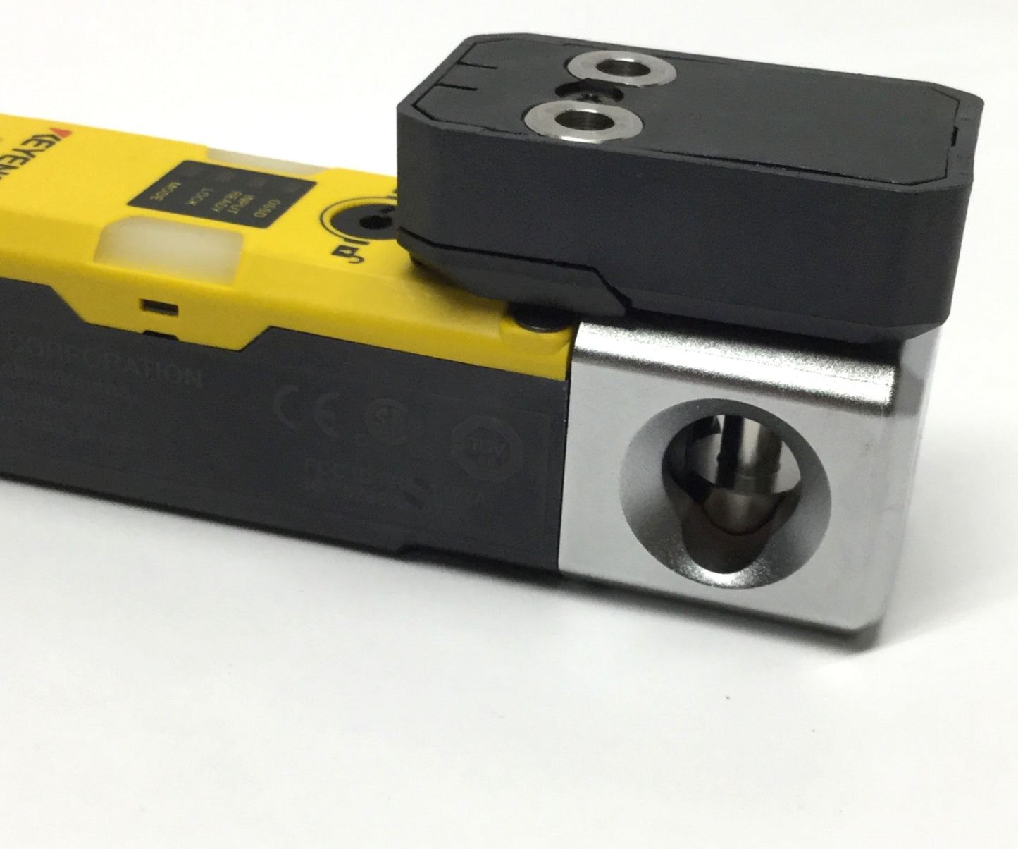 Used Keyence GS-71PC Safety Door Guard Interlock Switch, Power-to-Lock, 24VDC, PNP