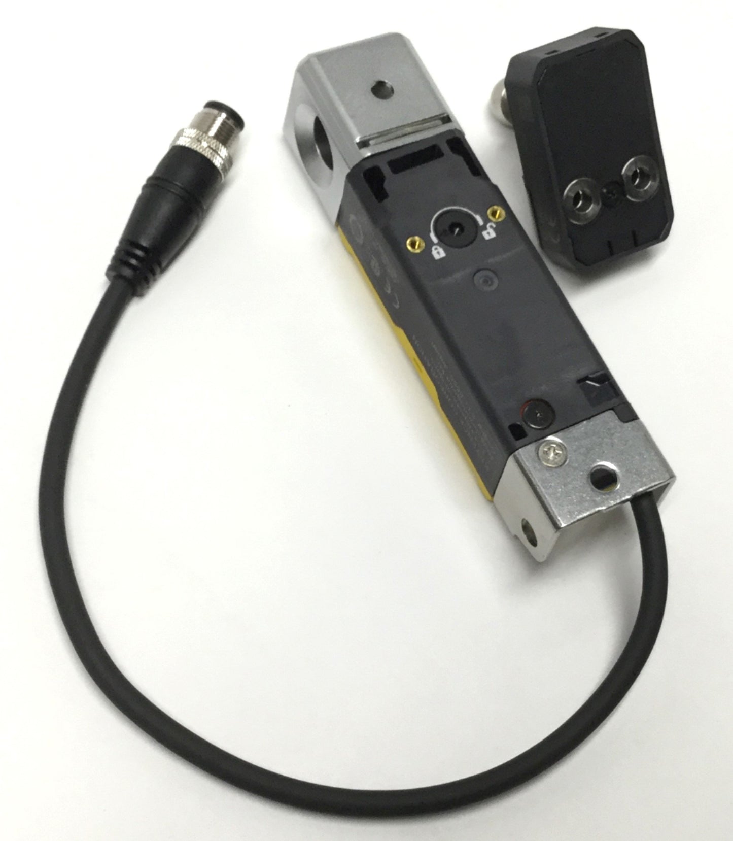 Used Keyence GS-71PC Safety Door Guard Interlock Switch, Power-to-Lock, 24VDC, PNP