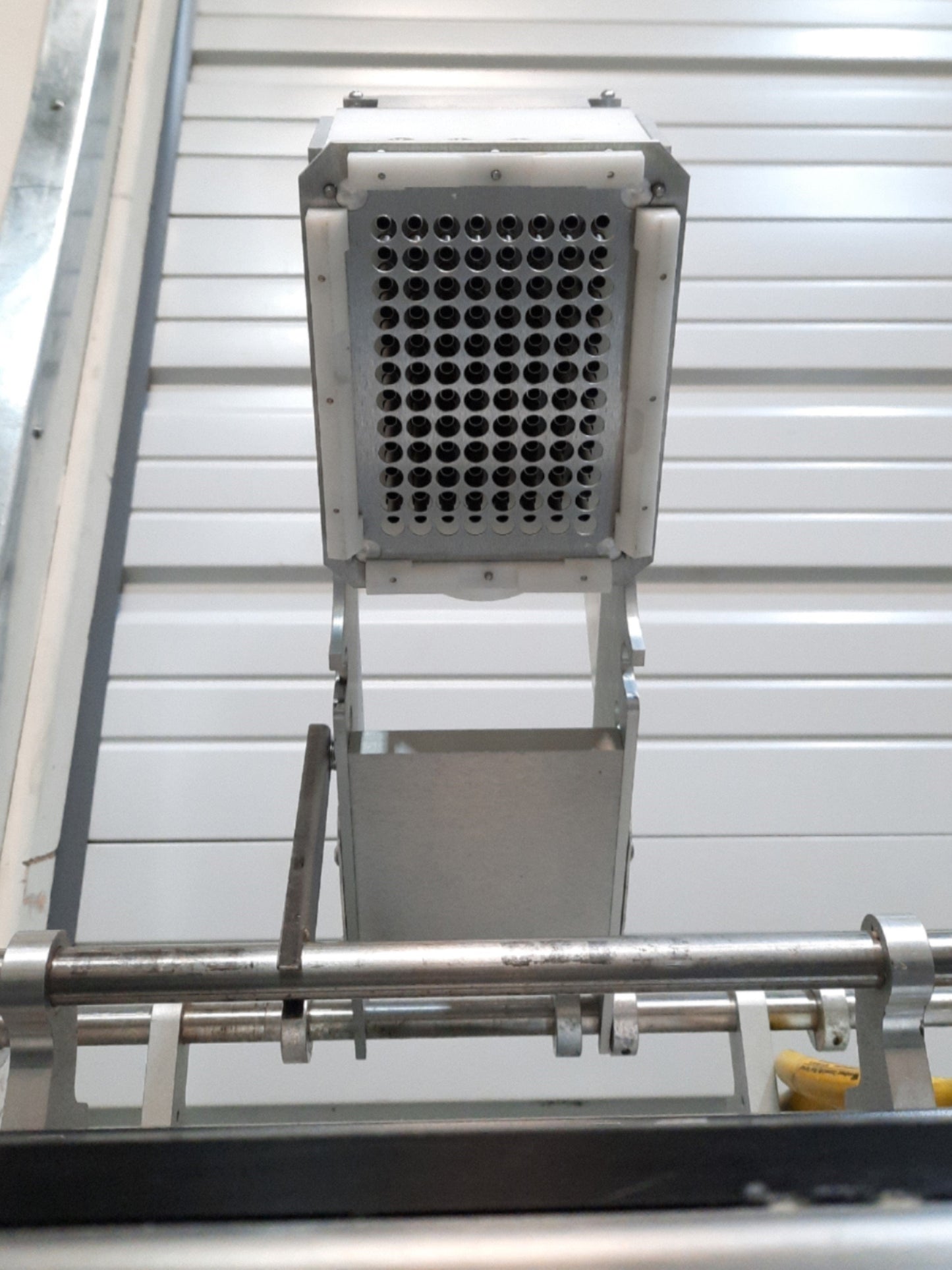 Used Dynatech Laboratories Multidrop Microplate Dispenser, 96-Well, 80PSI, 120VAC