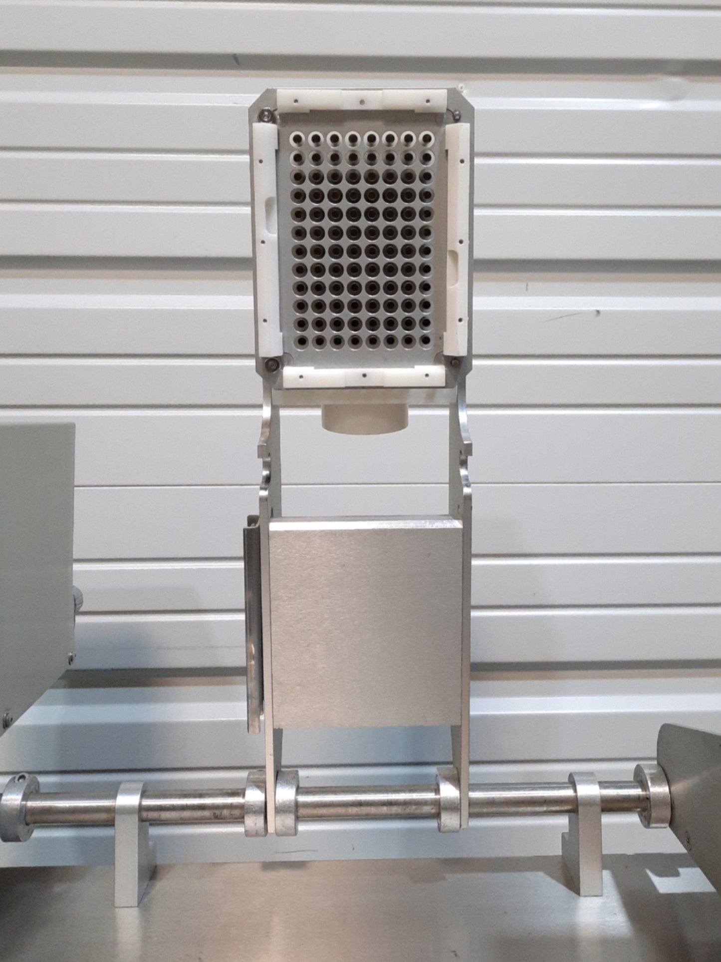 Used Dynatech Laboratories Multidrop Microplate Dispenser, 96-Well, 80PSI, 120VAC