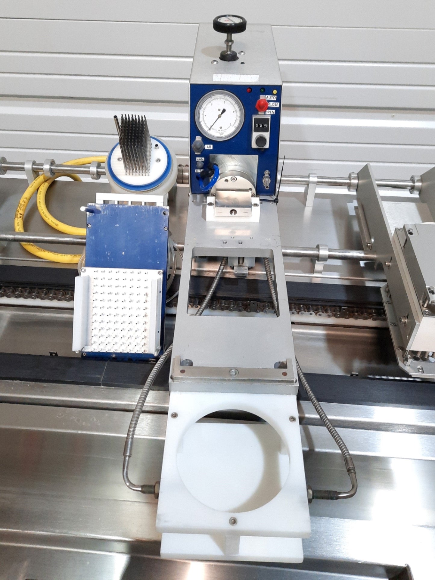 Used Dynatech Laboratories Multidrop Microplate Dispenser, 96-Well, 80PSI, 120VAC