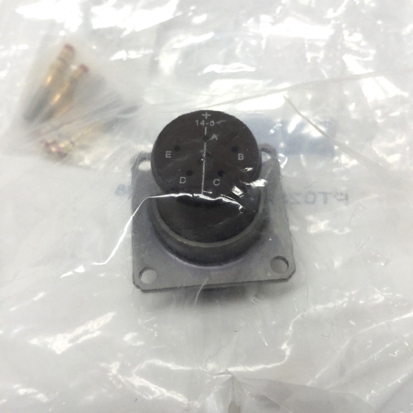 New Amphenol PT02SE14-5SY-P288 Box Mount Circular Bayonet Connector, 5-Pos, 13A