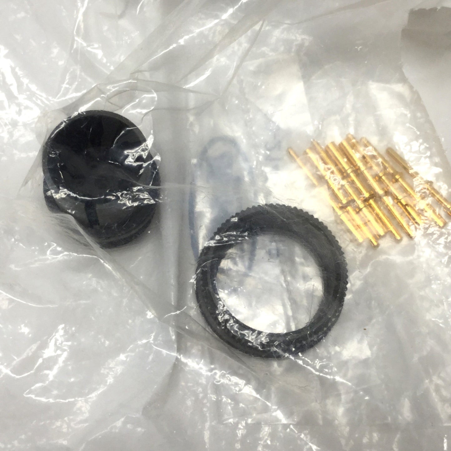 New Amphenol 10-214516-01P Circular Bayonet Connector Cable Plug, 7-Pin, 13A