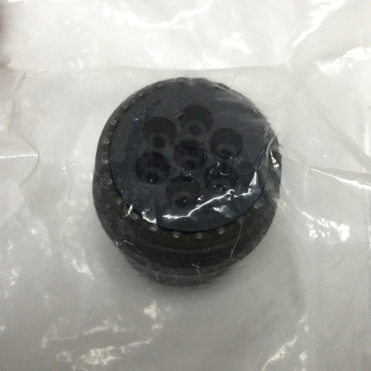 New Amphenol 10-214516-01P Circular Bayonet Connector Cable Plug, 7-Pin, 13A