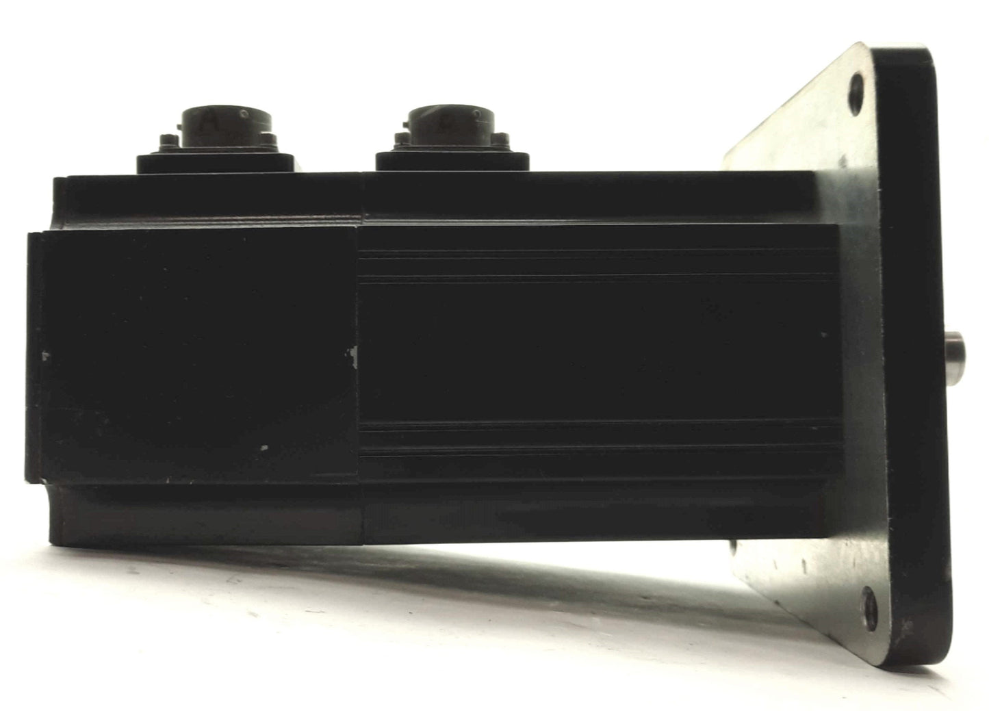 Used Parker MTS MPM891R-1052 MaxPlus Servo Motor 230VAC, 1.9A, 0.41kW, 5/8" Shaft