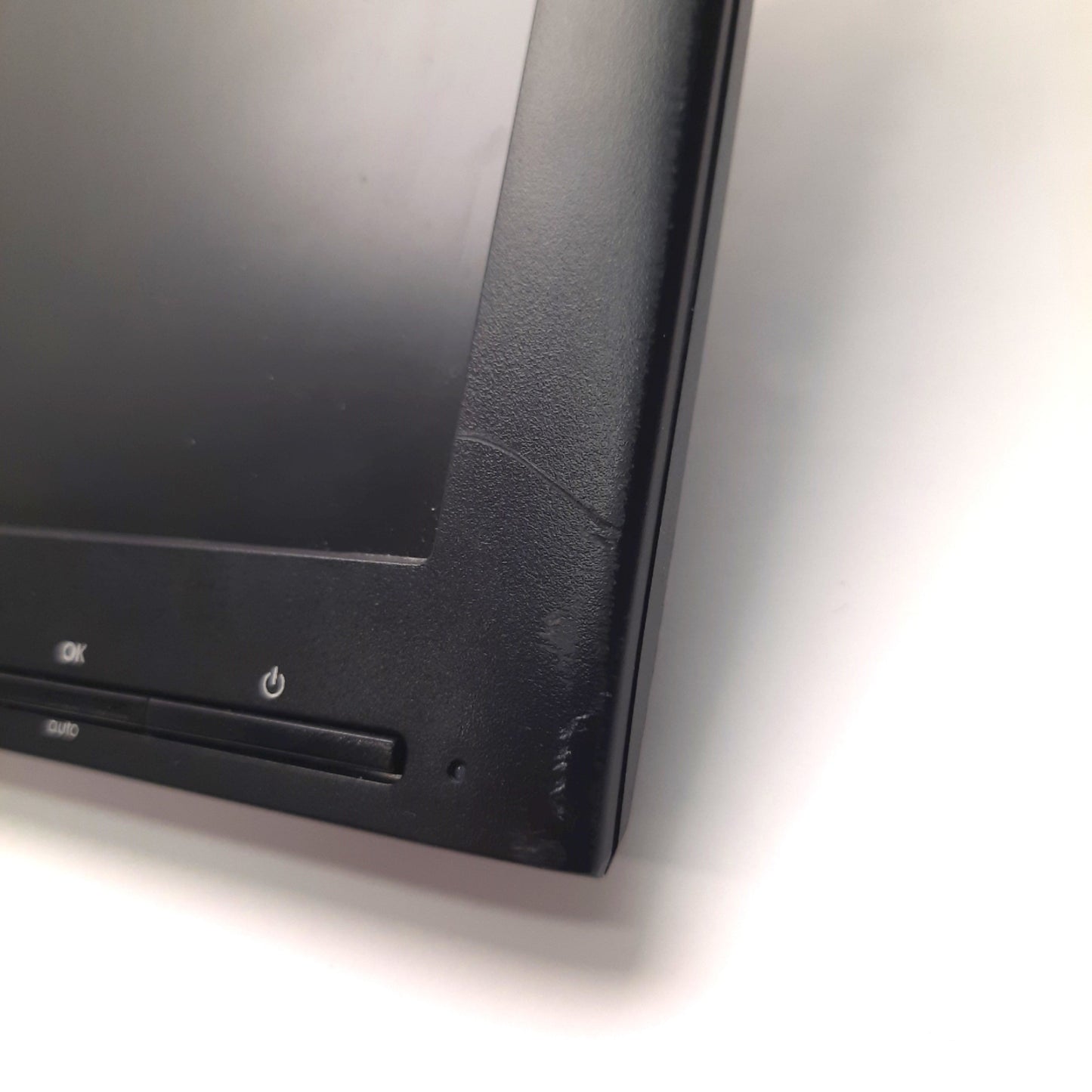 Used HP ZR2040W LM95A Backlit IPS 20-Inch Monitor DVI-D/Display Port/VGA 1600x900