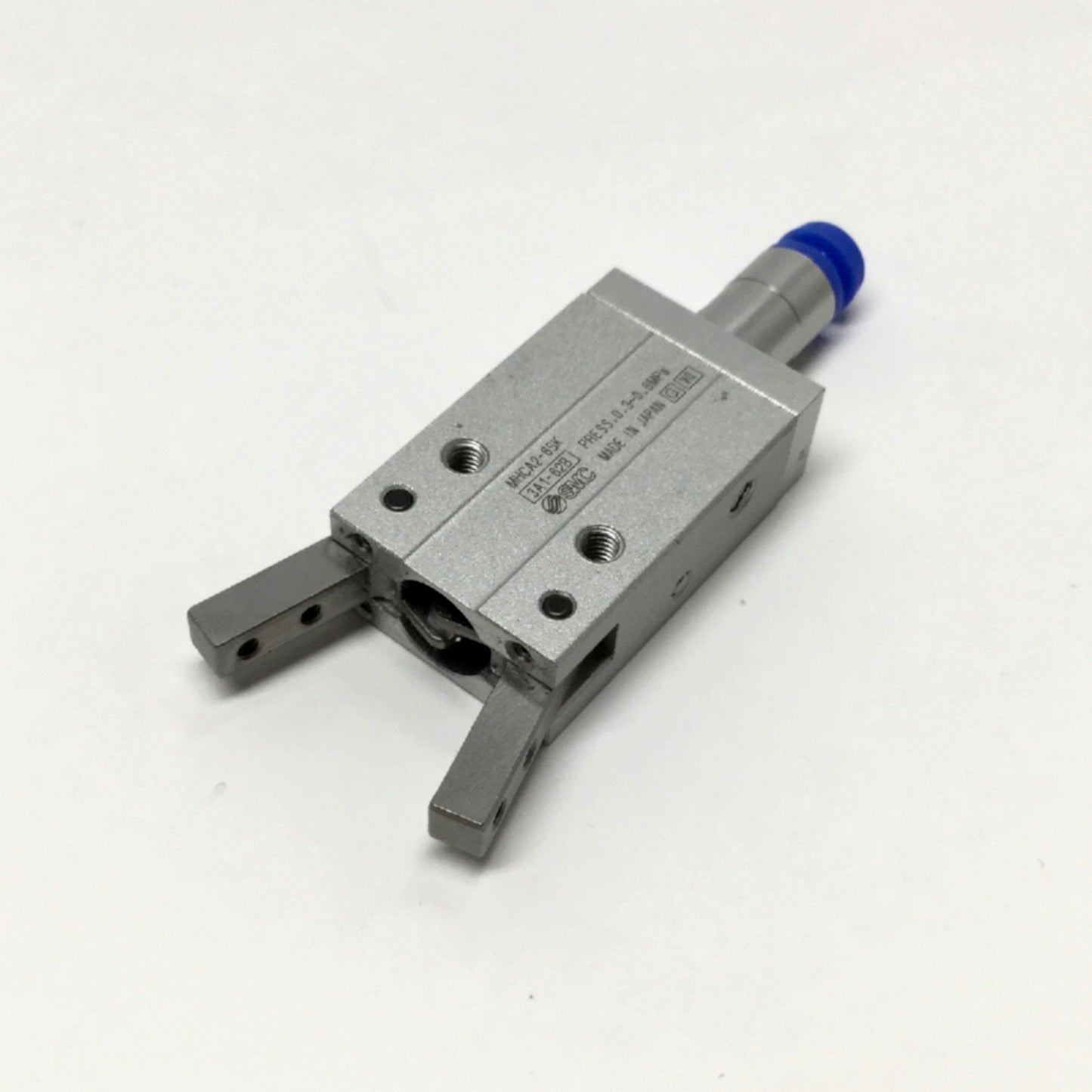 Used SMC MHCA2-6SK Angular 2-Jaw Pneumatic Air Gripper, Spring Return, 0.3-0.6MPa