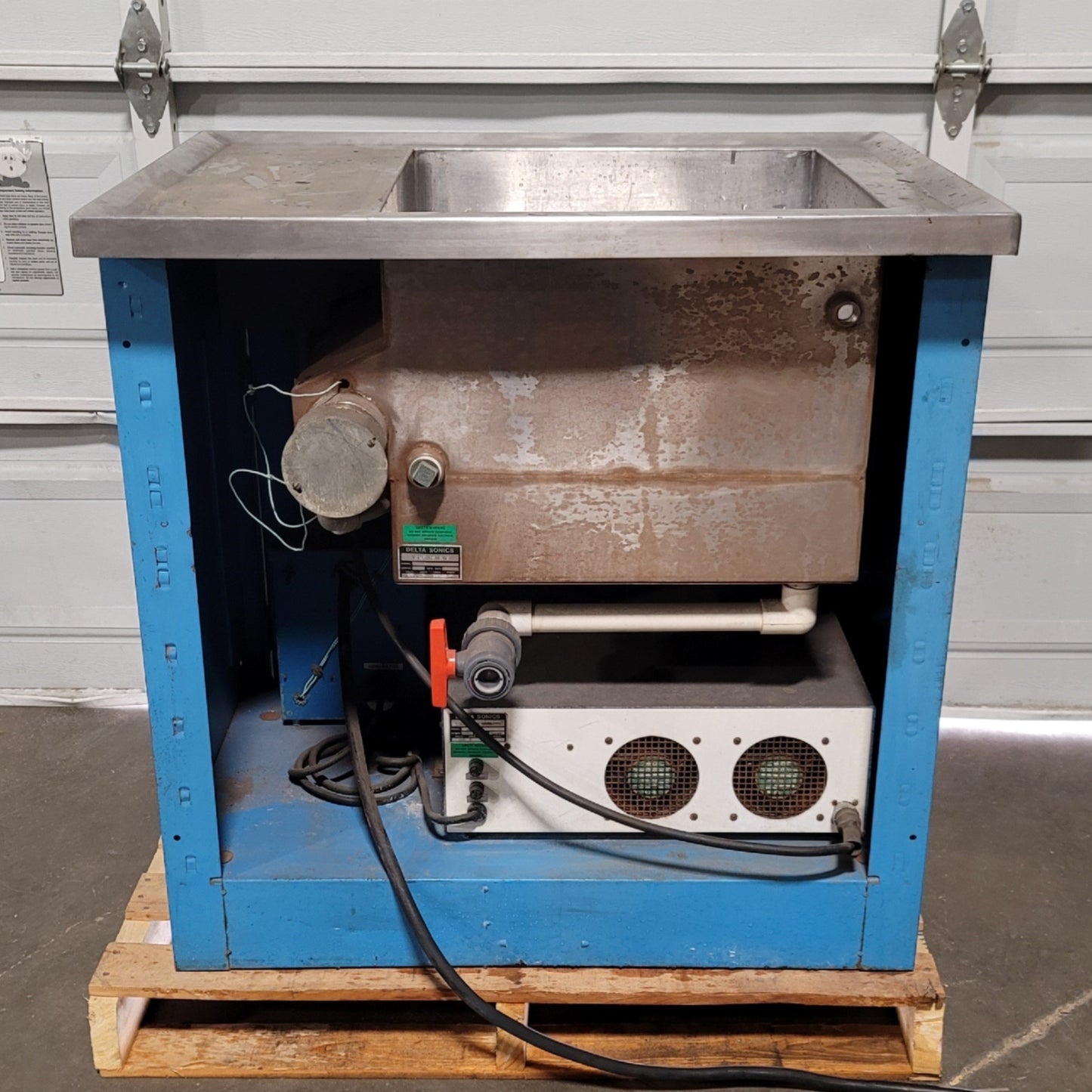 Used Delta Sonics UTCM 1820 Ultrasonic Console 18" x 20" Tank, 1800W, 240VAC 1-PH 8A