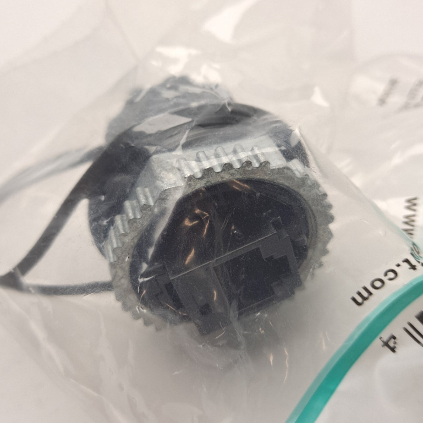 New Panduit IAEBHC5E Industrial Ethernet Bulkhead Coupler, RJ45 Connection