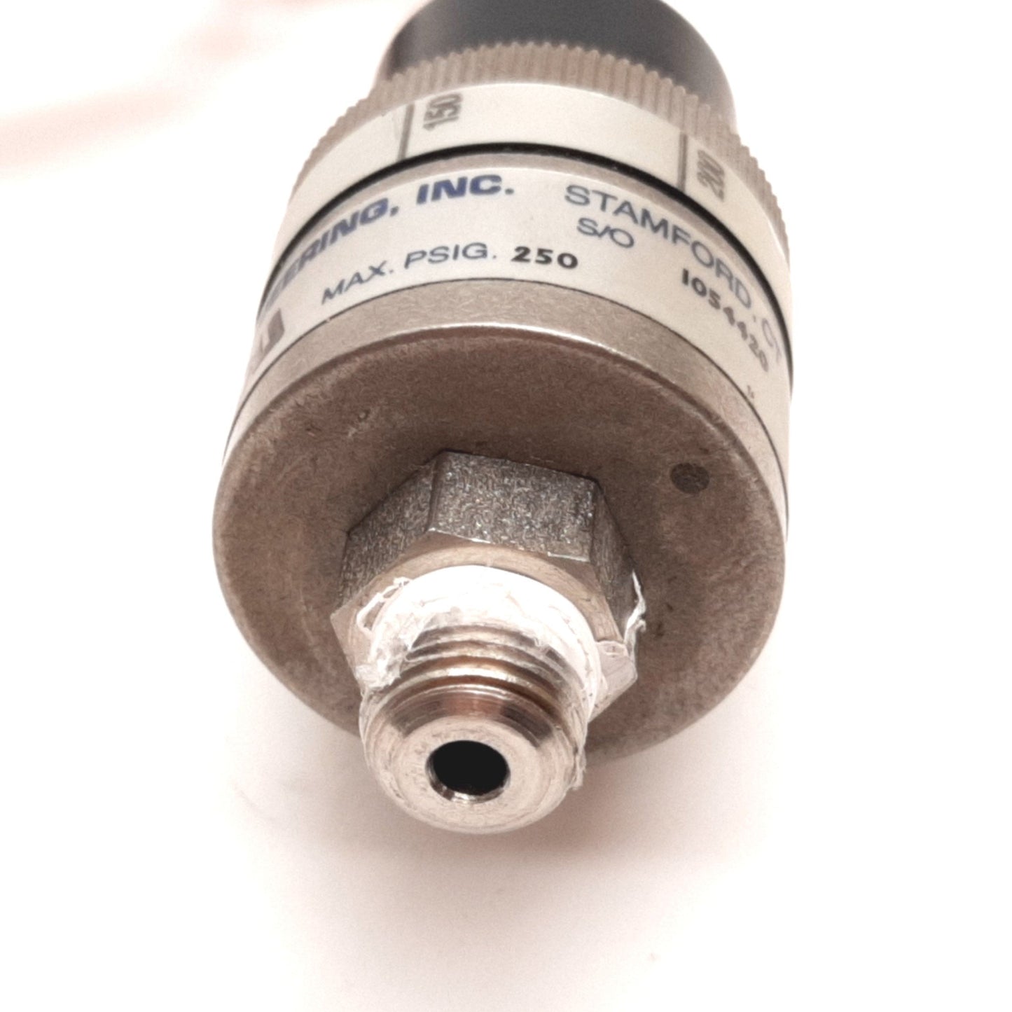 Used Omega PSW-524 Pressure Switch, SPST, Pressure: 7.5-250psi, Connection: 1/8" NPT