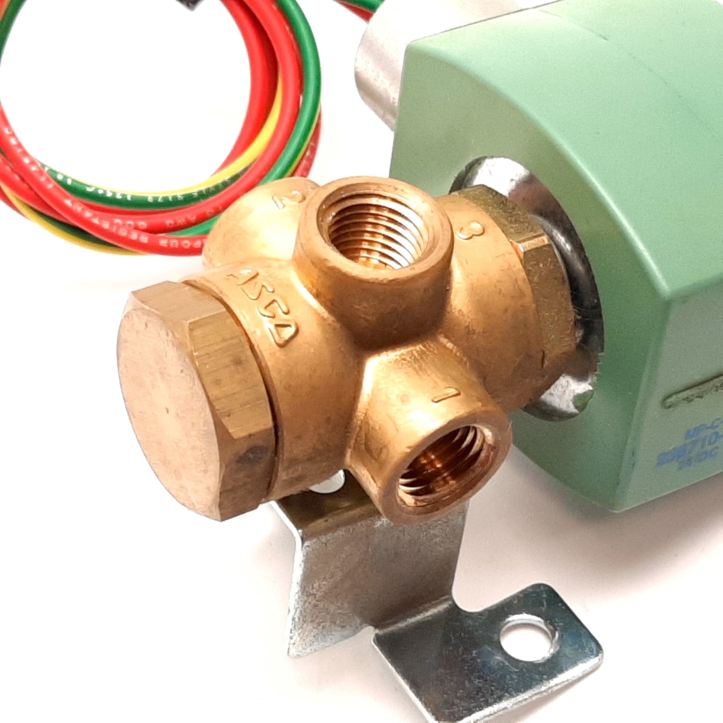 Used Asco 8320G180 Solenoid Valve, 3-Way N/C, Coil: 24VDC, Ports: 1/4" NPT