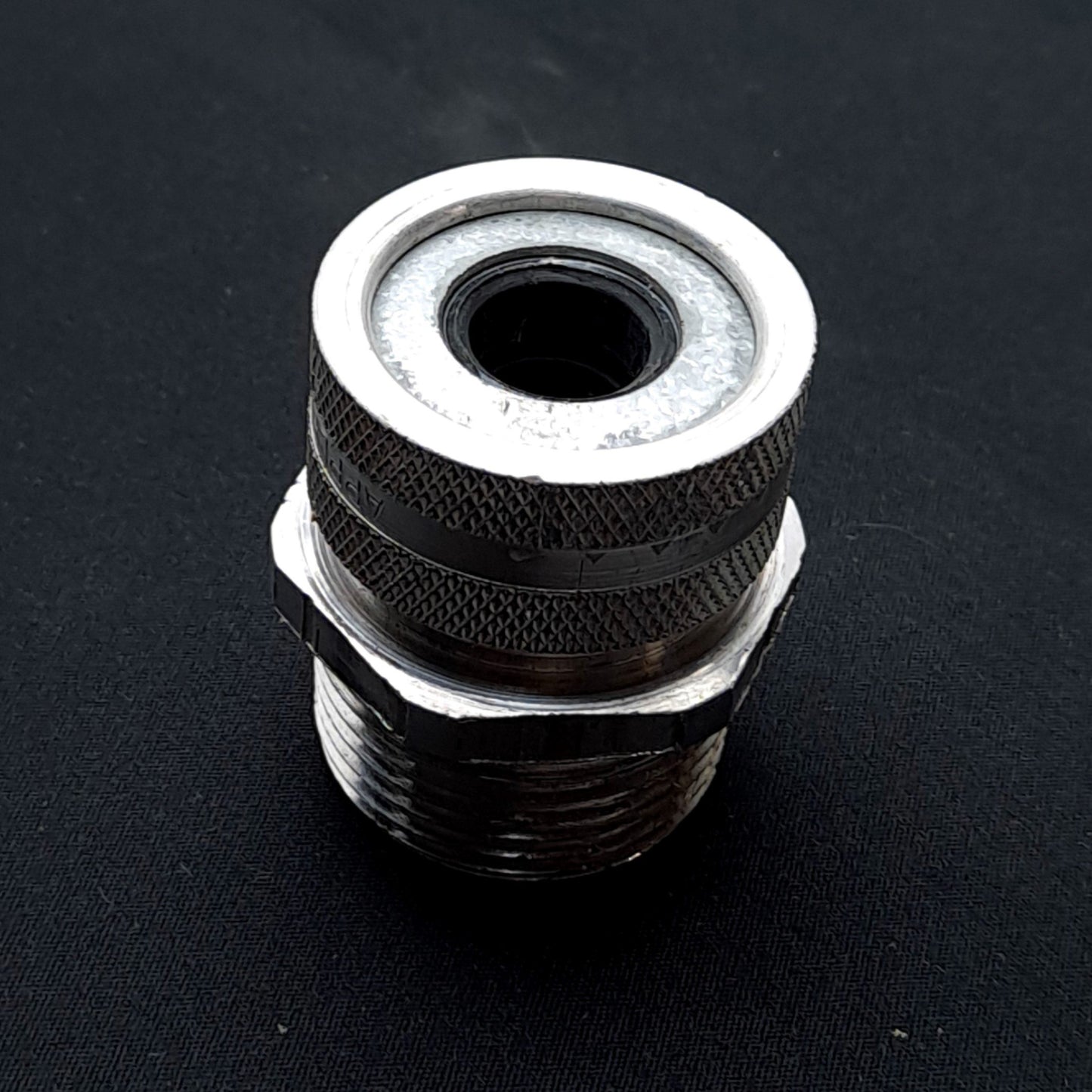 Used Appleton CG112125 Liquid Tight Cable Connector Hub, Cable Range 1.125 - 1.250"