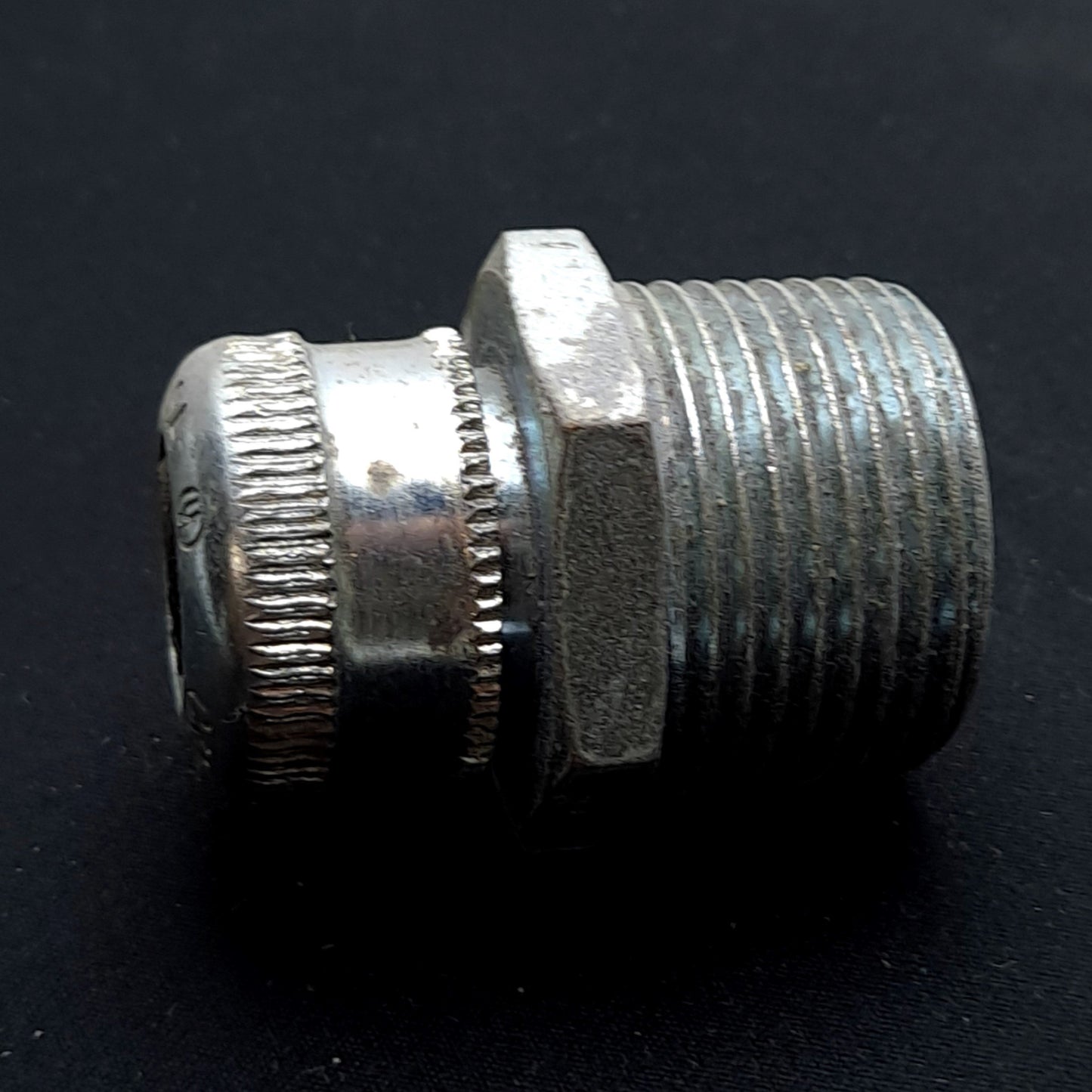 Used Crouse-Hinds CGB4911 Cord Connector 1-1/4" MPT, 1.188 TO 1.375" Zinc Plated