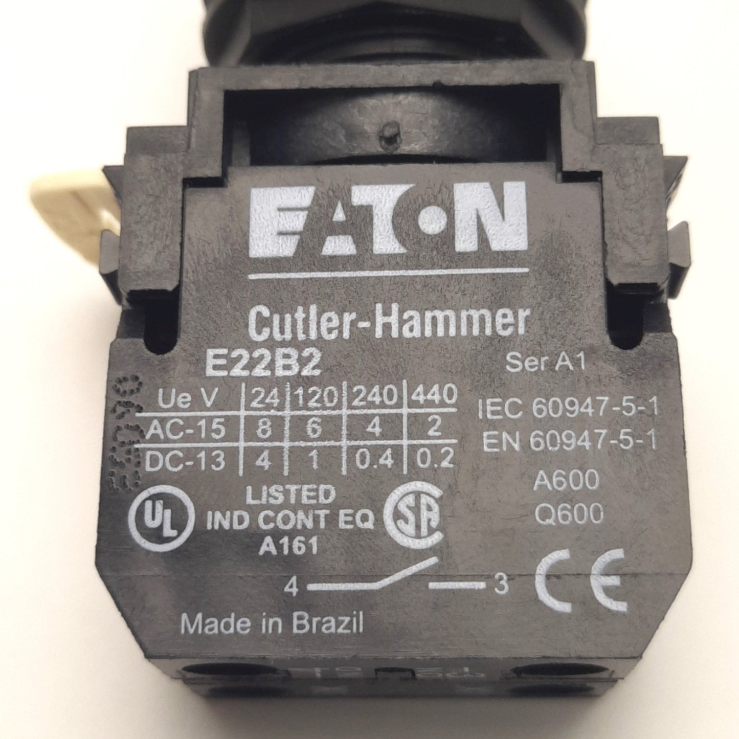 Used Eaton E22NB3 Illuminated Pushbutton, Green, 1NO, Momentary, 22.5mm, E22D, E22B2