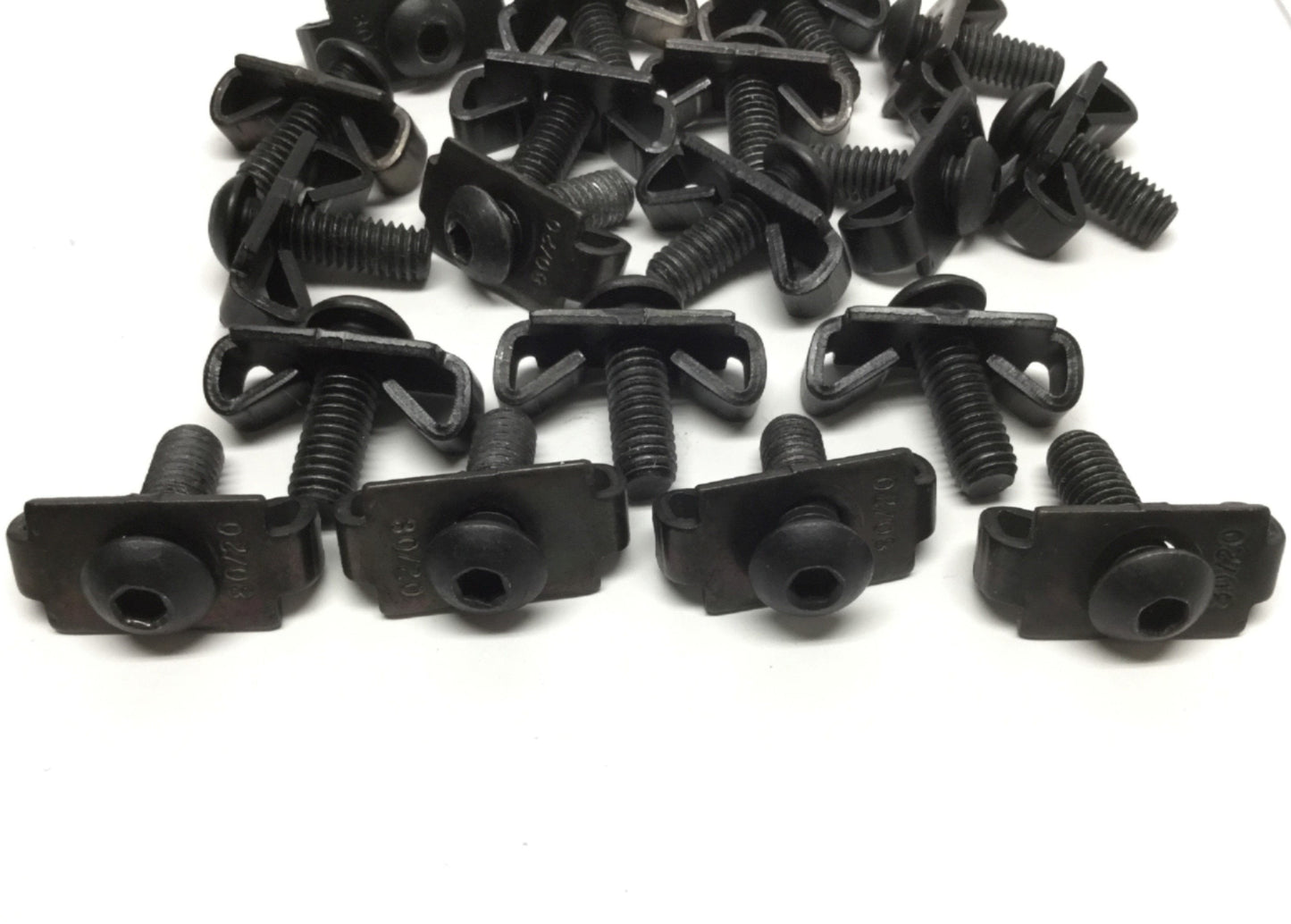 Used Lot of 25 80/20 3380 Standard End Fastener Wing Clip Black 5/16-18, 15-Series