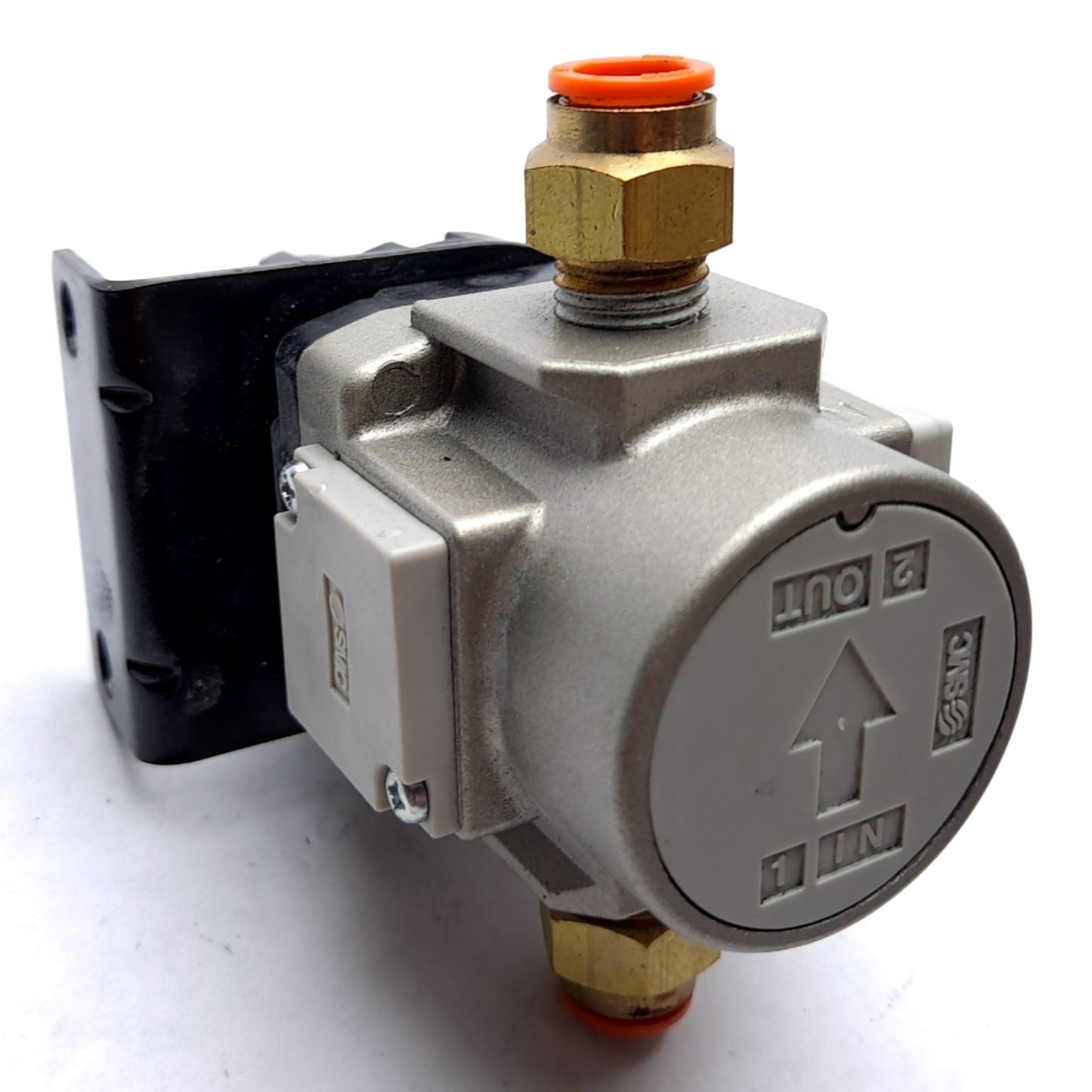 Used SMC AR30-N02E-Z Pneumatic Regulator, Set Pressure: 7-125psi, Ports: 1/4" NPT