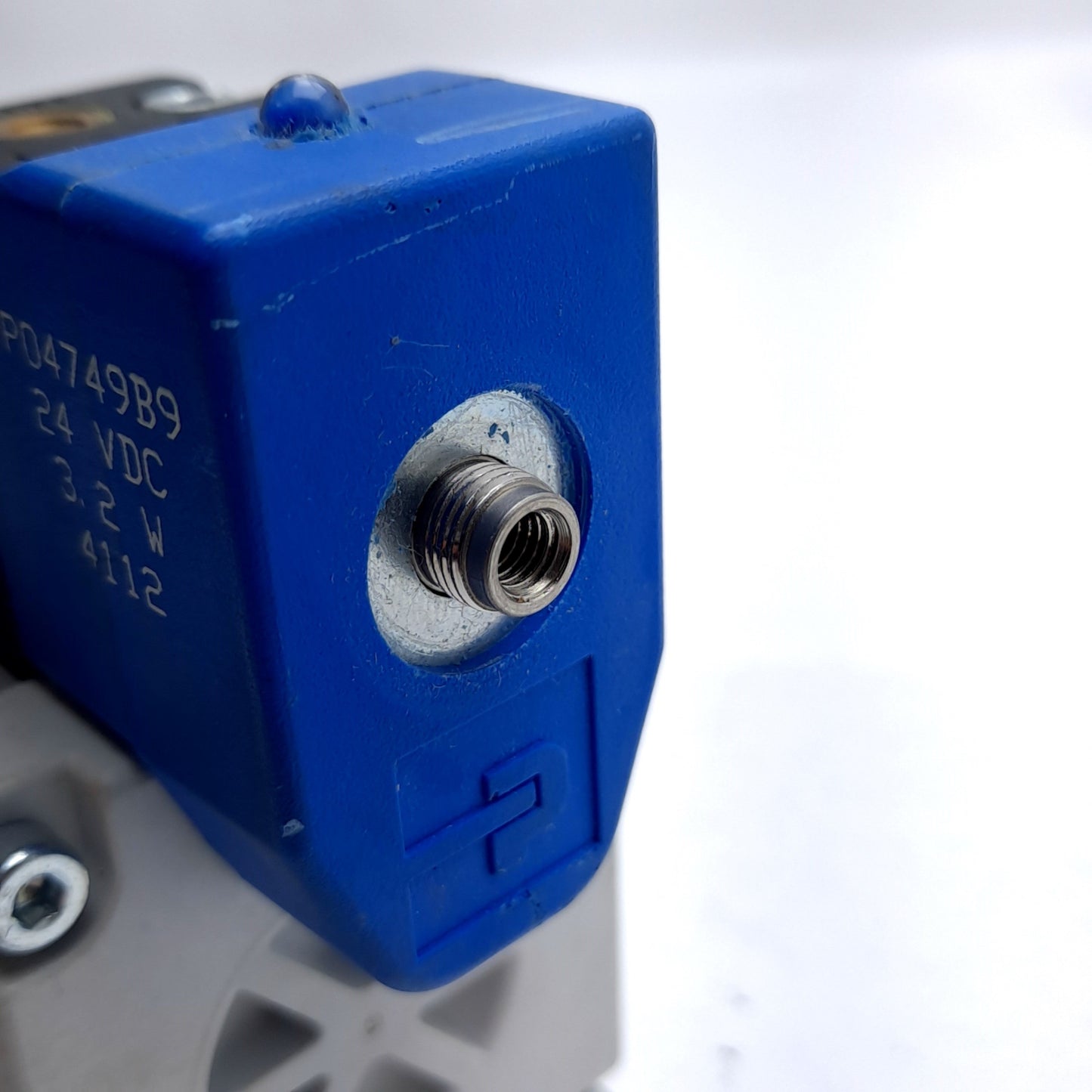 Used Parker H3EVXXG0B9D Solenoid Valve, 2-Position 5-Port, Coil: 24VDC, 145psi Max