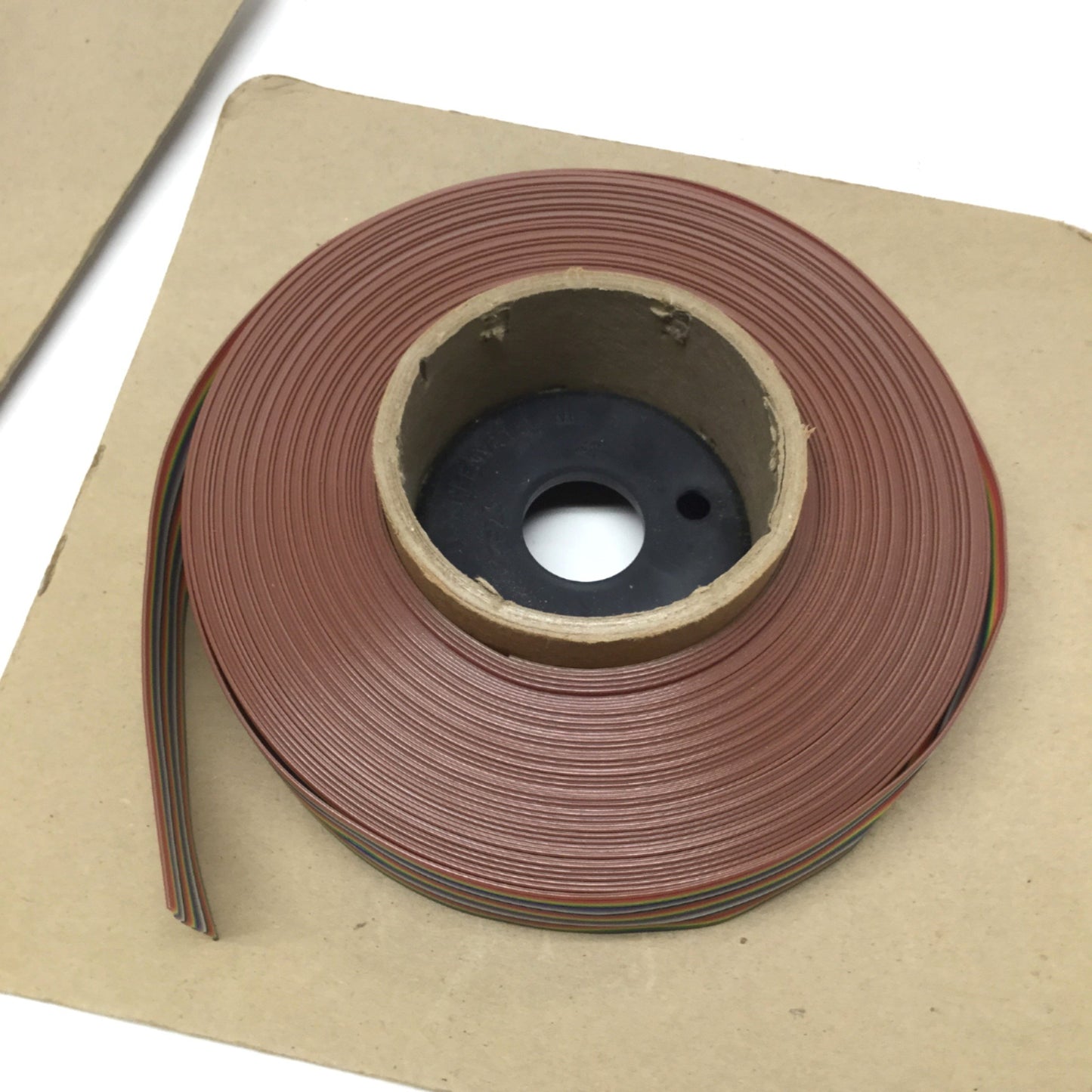 New – Open box 80' of Amphenol 135-2801-026 Spectra-Strip Flat Ribbon Cable 26-Wire, 28AWG 300V