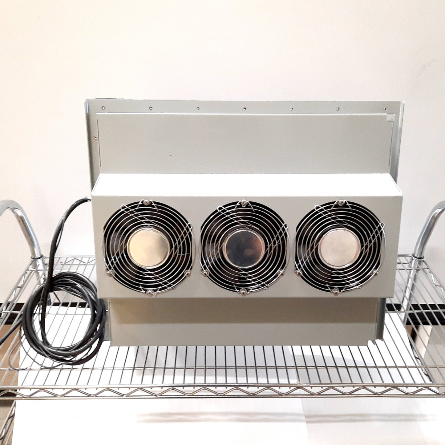 Used EIC AAC-161-4XT Enclosure Cooling 3200BTU Thermoelectric Air Conditioner 240VAC