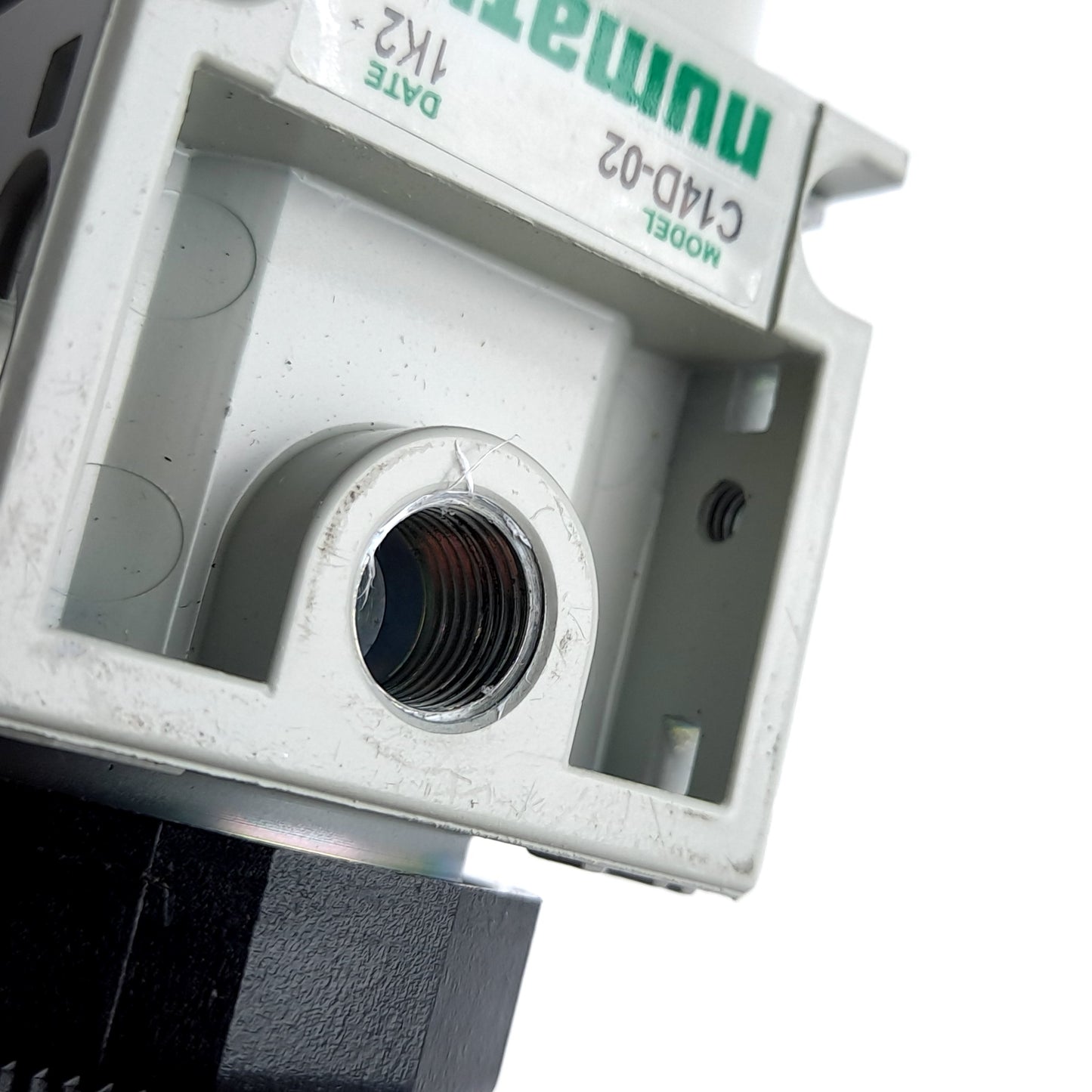 New Numatics C14D-02 Pneumatic Filter / Regulator, Pressure: 0-150psi, 1/4" NPT