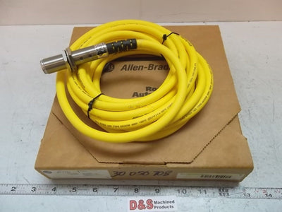 New Allen Bradley 871TM-D5NP18-H5 Proximity Sensor 10-30VDC 200mA Metal Faced