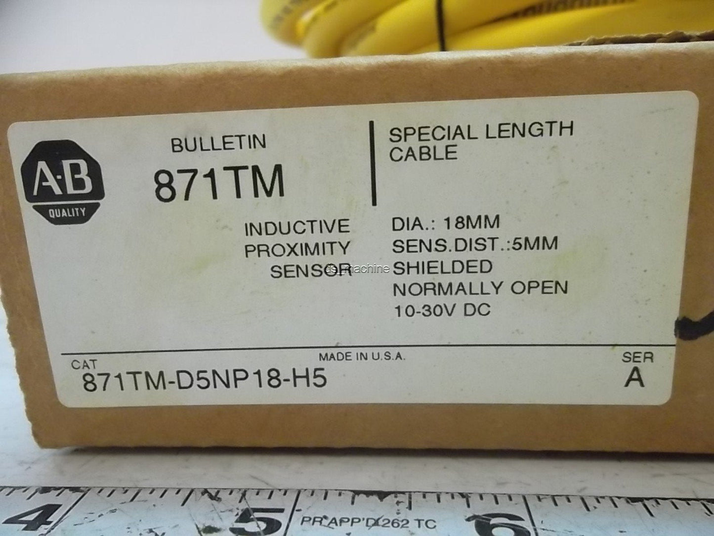 New Allen Bradley 871TM-D5NP18-H5 Proximity Sensor 10-30VDC 200mA Metal Faced