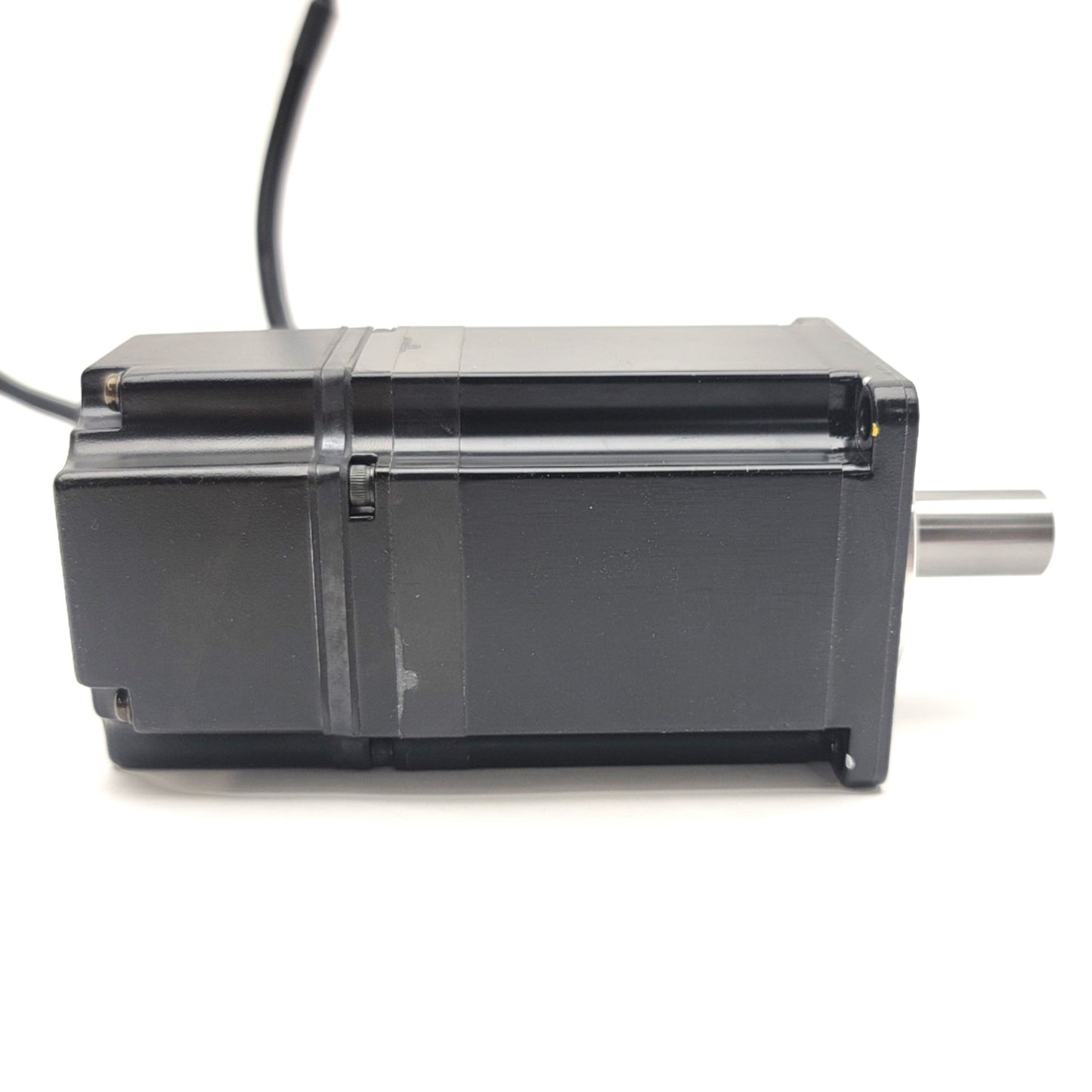 Used Yaskawa SGMAS-04AGA-SU12 Sigma AC Servo Motor 200VAC, 400W, 3000RPM, 60mm Frame