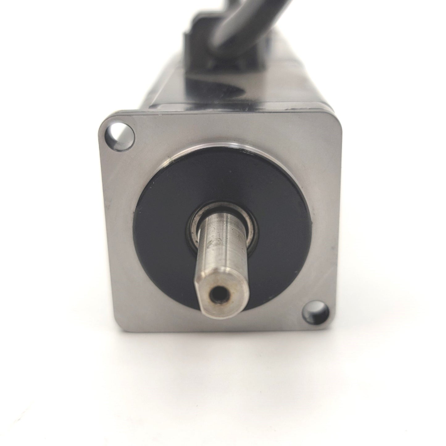 Used Yaskawa SGMAS-C2AGA-SU22 Sigma AC Servo Motor 200VAC, 150W, 3000RPM, 40mm Frame