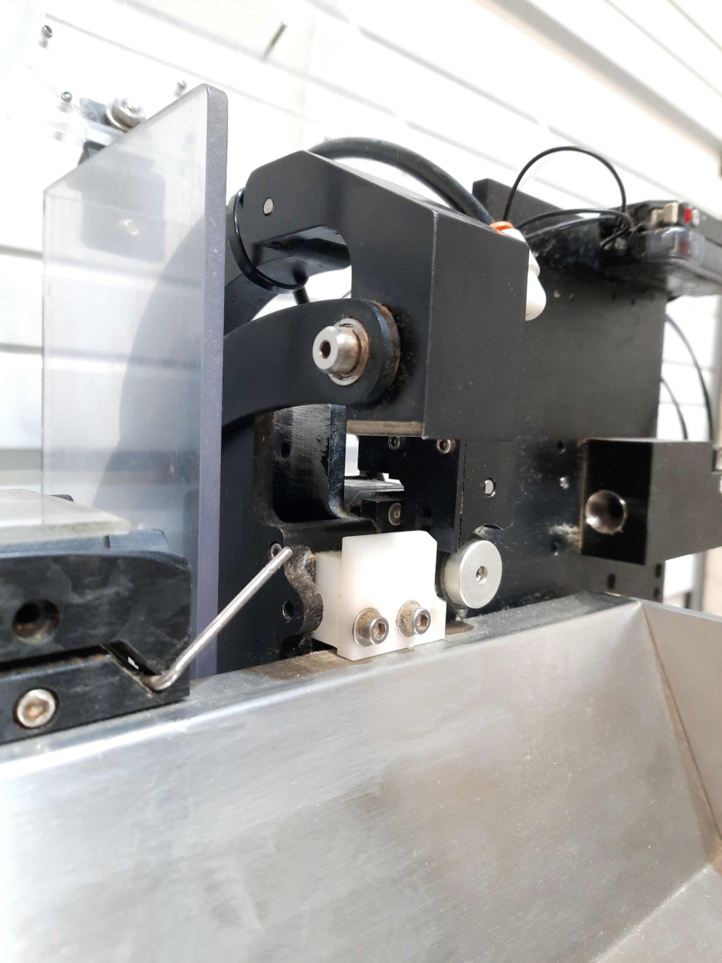 Used ASG Accu-Feed SCT Automatic Feeder, 1Part/2sec, 25"/sec, 48" Material, 120VAC