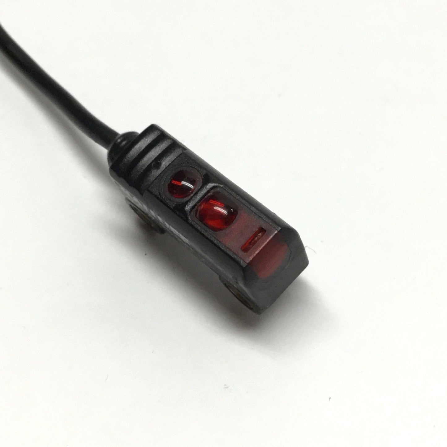 Used BALLUFF BOS0106 Red LED Diffuse Reflective Optical Sensor 10-30VDC, 30mm, PNP-NO