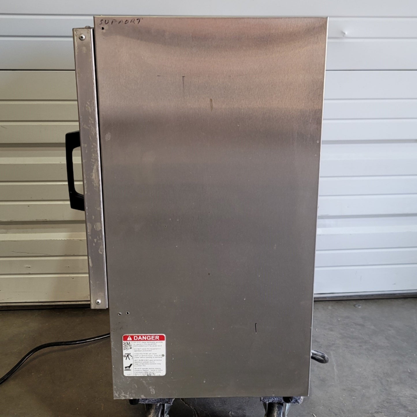 Used Grieve LW-201C Bench Top Laboratory Oven 2CuFt, 392°F Max, 120VAC, 1600W