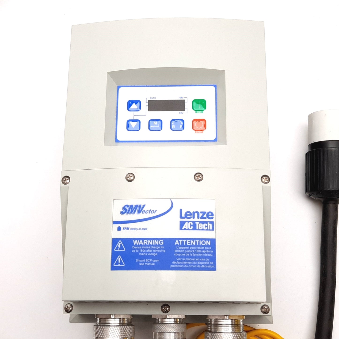 New Lenze ESV752N02TXD AC Motor VFD Drive, 3-Phase, 10HP 7.5kW, 0-230VAC, 0-500Hz