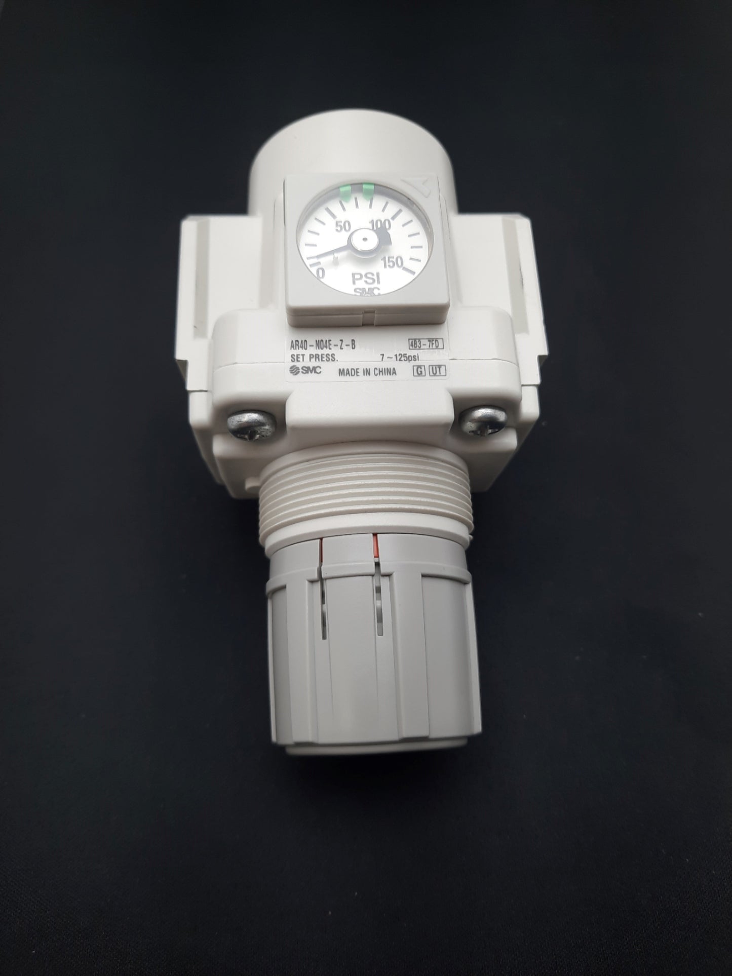 New SMC AR40-N04E-Z-B Regulator 7-125 PSI 1/2" NPT Pressure Gauge Range 0-150
