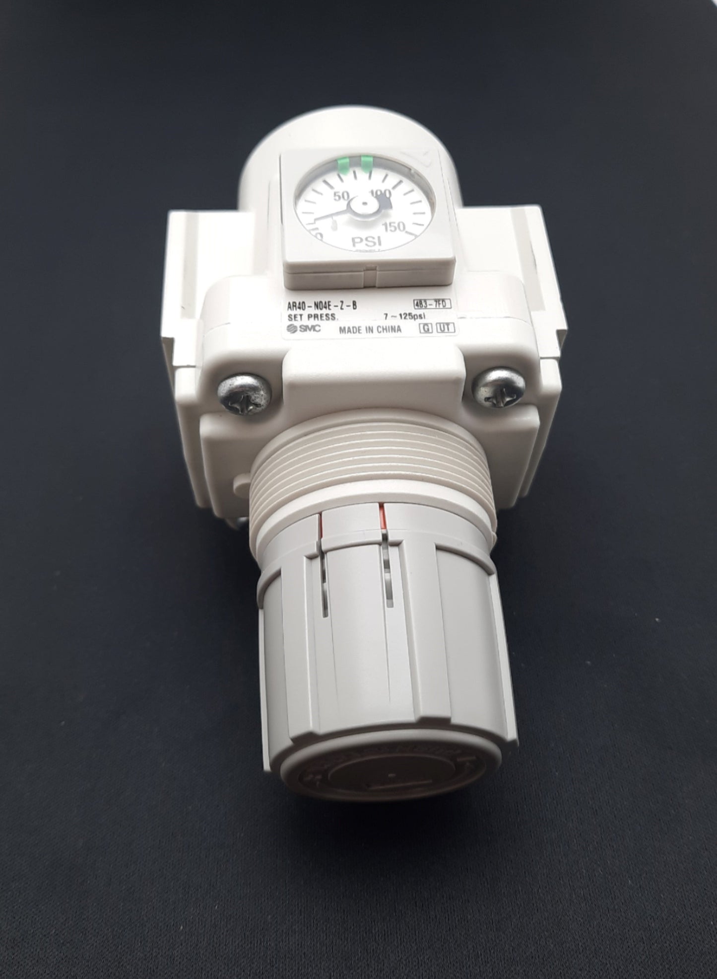 New SMC AR40-N04E-Z-B Regulator 7-125 PSI 1/2" NPT Pressure Gauge Range 0-150