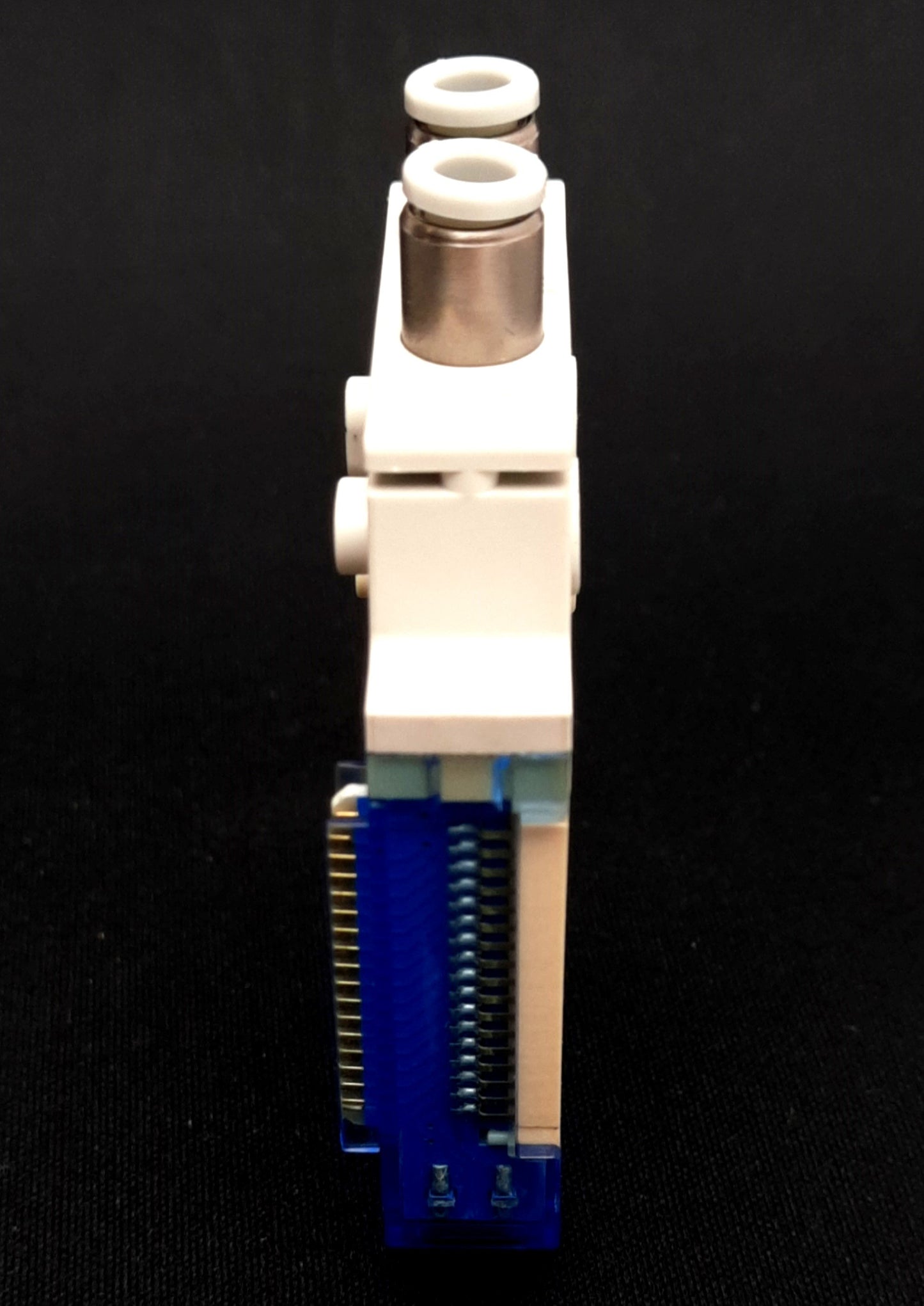 New – Open box SMC V110-D5CZJ-C4 Solenoid Valve, NC, +COM, 24VDC, ø4 One Touch, Dbl. Solenoid