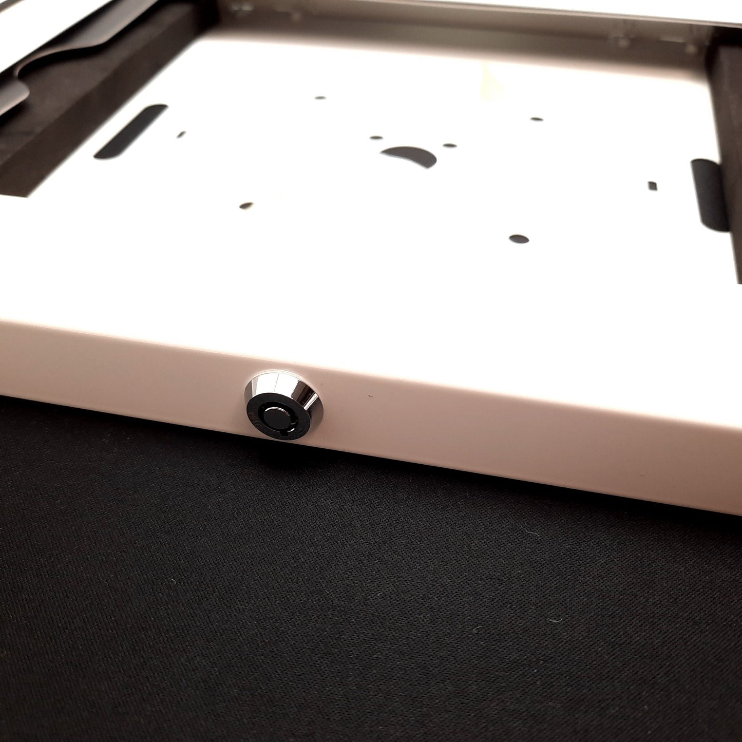 New CTA Digital PAD-PARAWW White Locking Tablet Wall Mount Apple iPad Samsung Galaxy