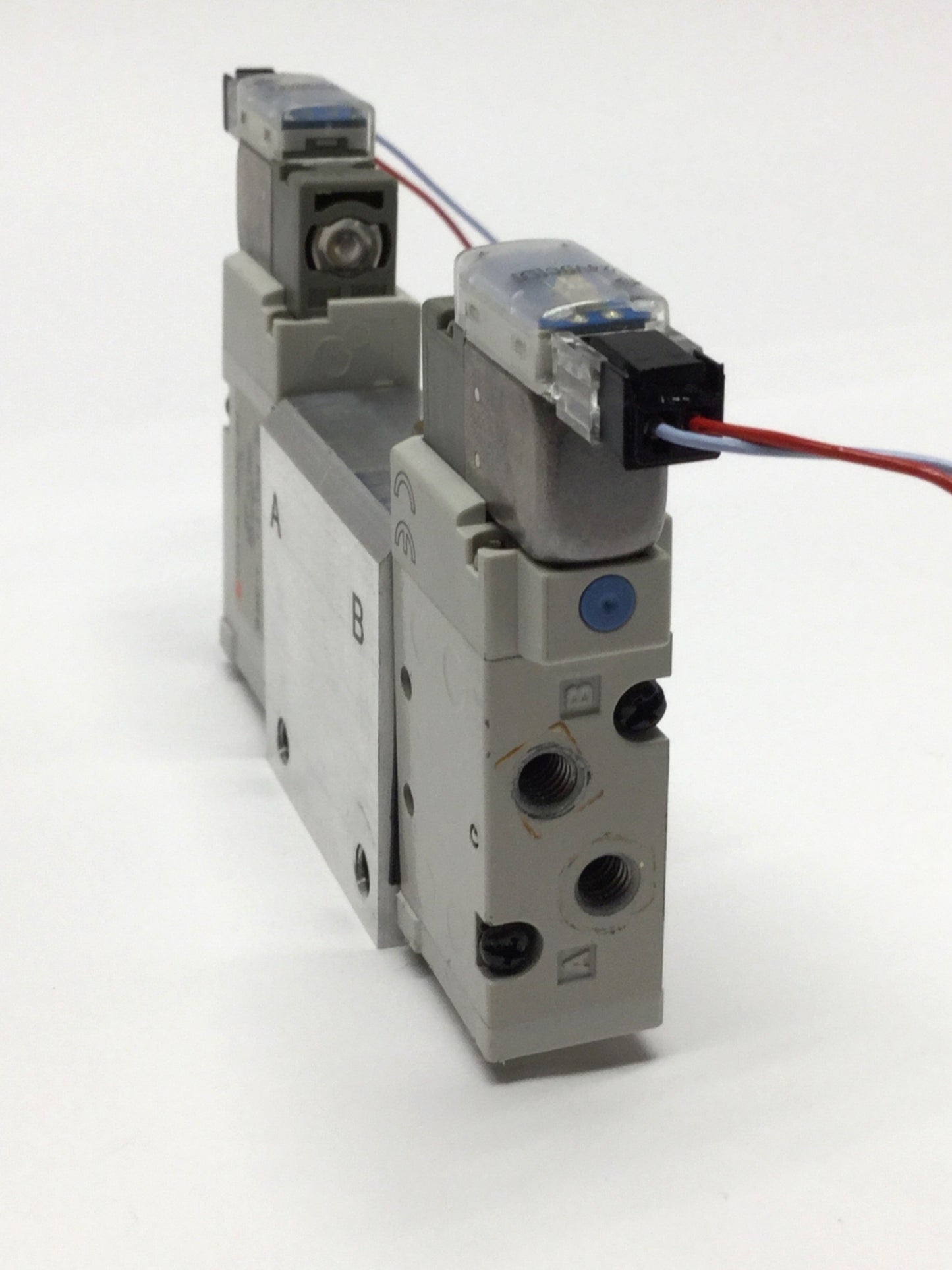 Used SMC SYJ5123-5MOU-M5-Q Body Ported Solenoid Valves (x2) 5-Port, 2-Position, 24VDC