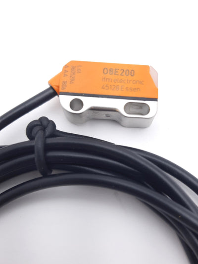 New IFM O8E200 Through Beam Sensor Receiver 10-30VDC, PNP, 100mA, 3M, 633nm