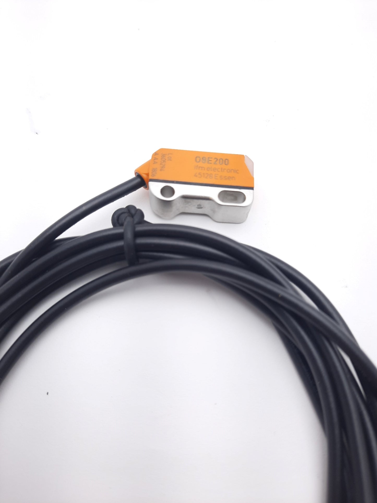 New IFM O8E200 Through Beam Sensor Receiver 10-30VDC, PNP, 100mA, 3M, 633nm