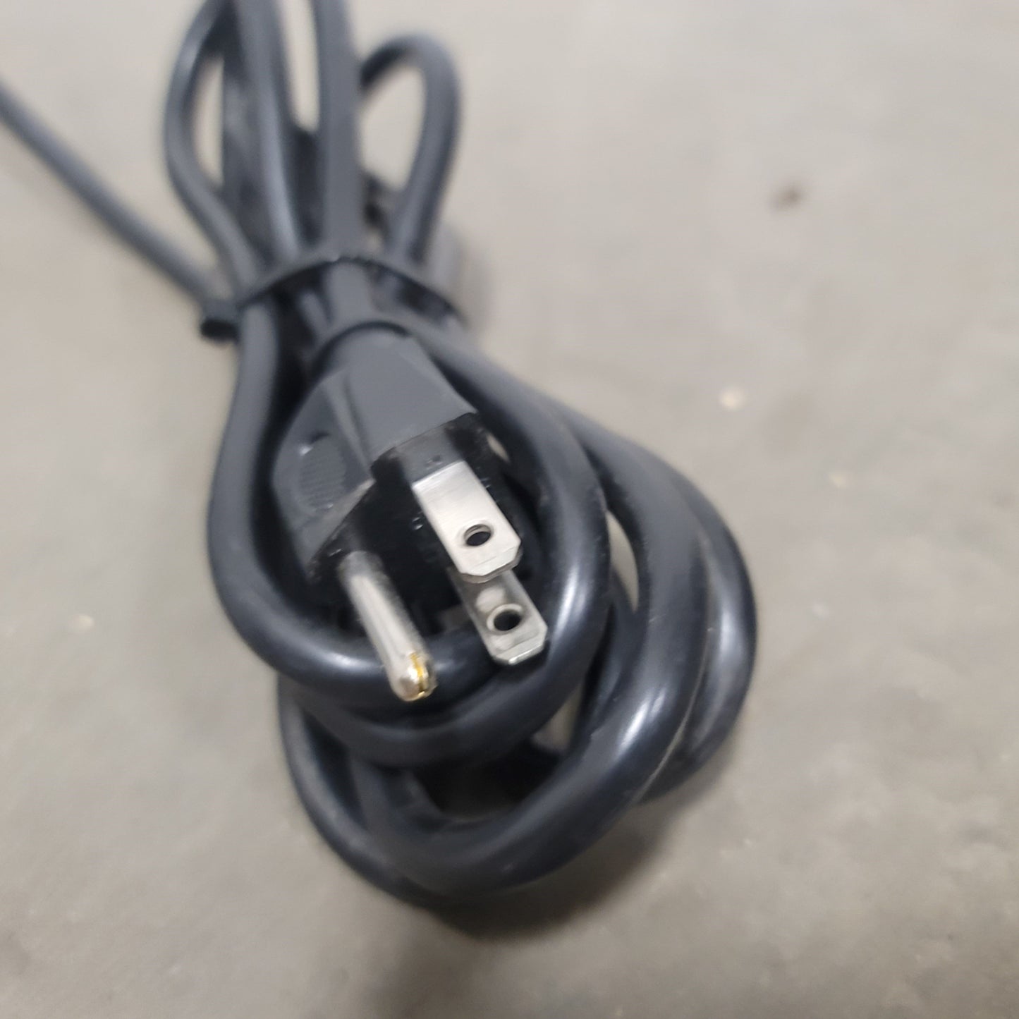 Used Janesville Tool & MFG A-2070-A Pneumatic Press 3" Stroke, 120VAC, 560lbs Force