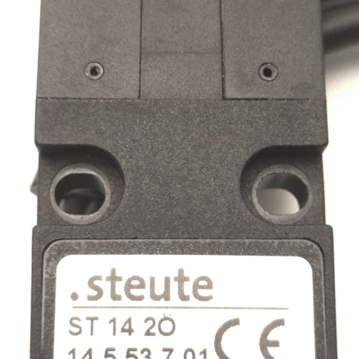 New – Open box .Stuete ST 14 20 / 14.5.53.7.01 Safety Switch, 2NC Contacts, 6A 250v AC, 2m