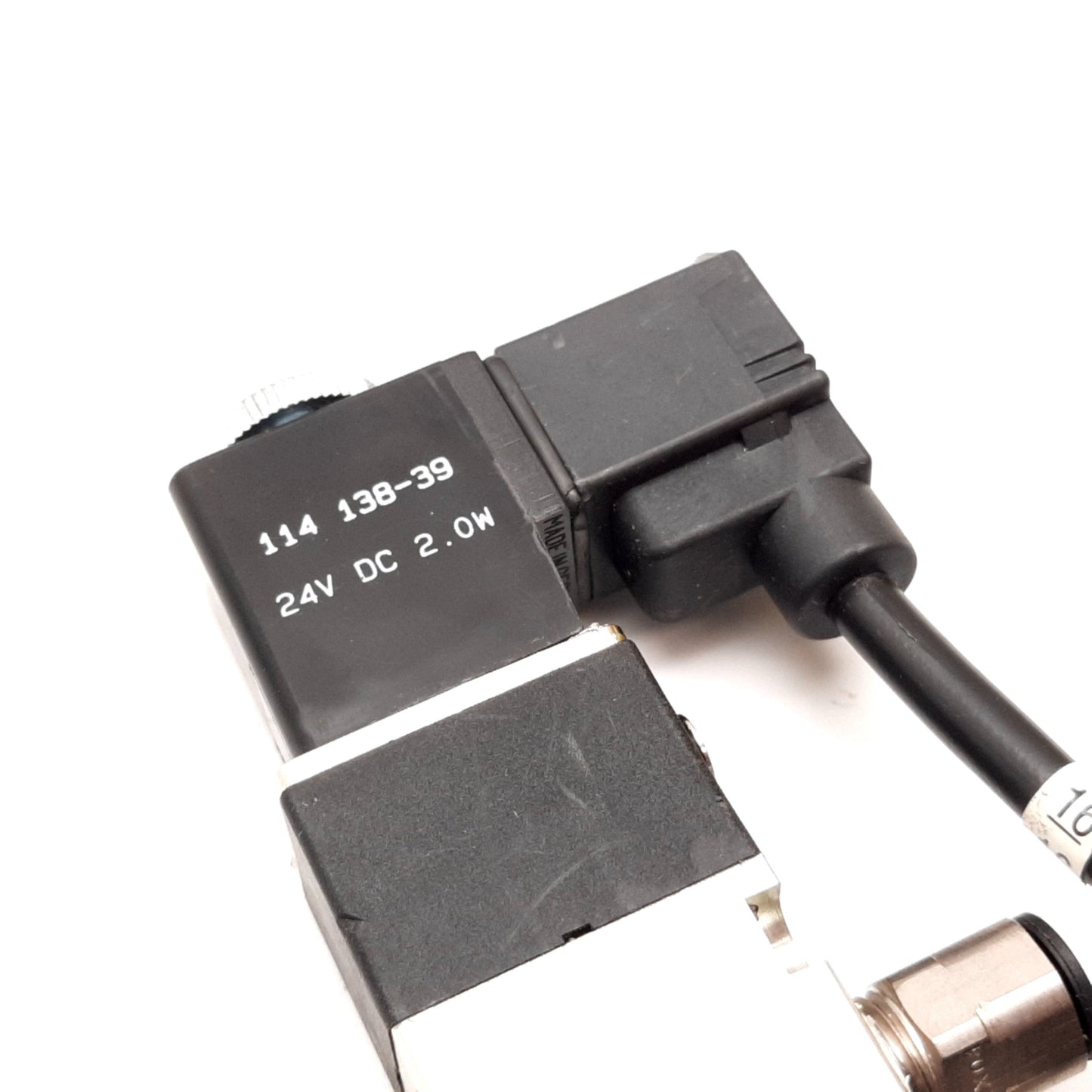 Used ARO M812SS-024-D Solenoid Valve, 2-Position 5-Port, 24VDC, 115psi, 1/8" NPT