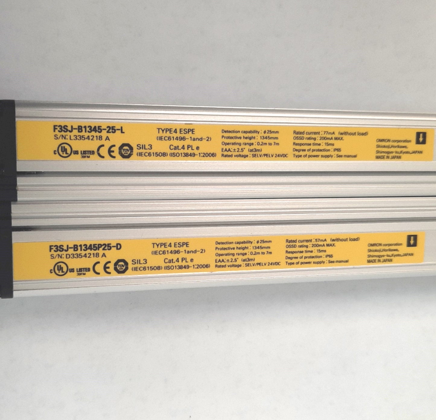 New Omron F3SJ-B1345P25 Light Curtain Emitter/Receiver, 1345mm, PNP, 25mm Diameter