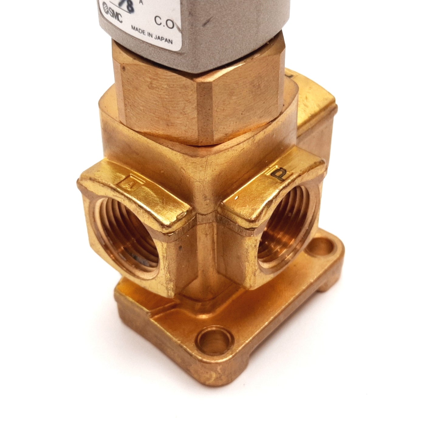 Used SMC VXA3 Air Operated Valve, 2-Position 3-Port, Pilot: 0.25-0.7MPa, Main: 0.3MPa