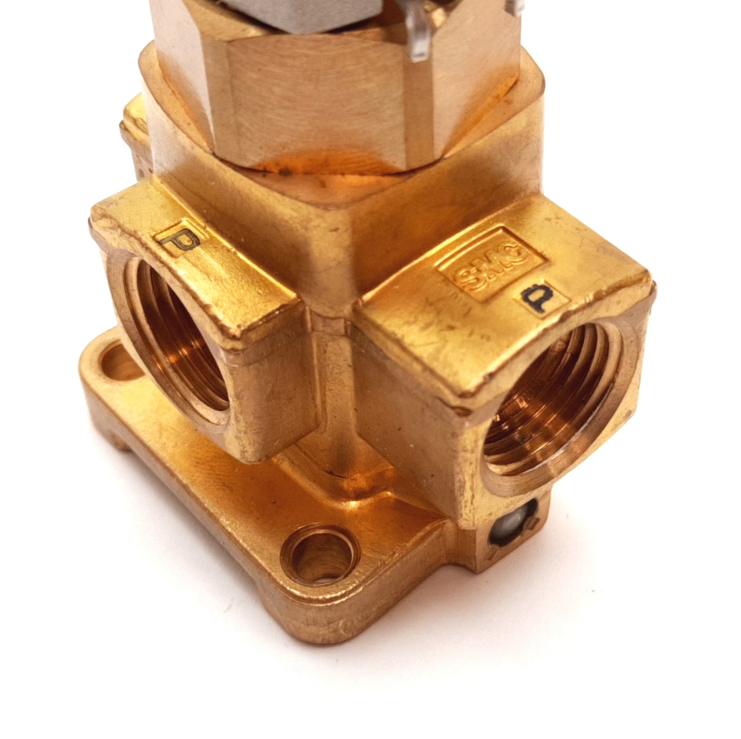 Used SMC VXA3 Air Operated Valve, 2-Position 3-Port, Pilot: 0.25-0.7MPa, Main: 0.3MPa